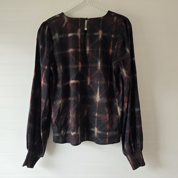 Evereve Hazel Blouse in Black Multi XS - Picture 5 of 9